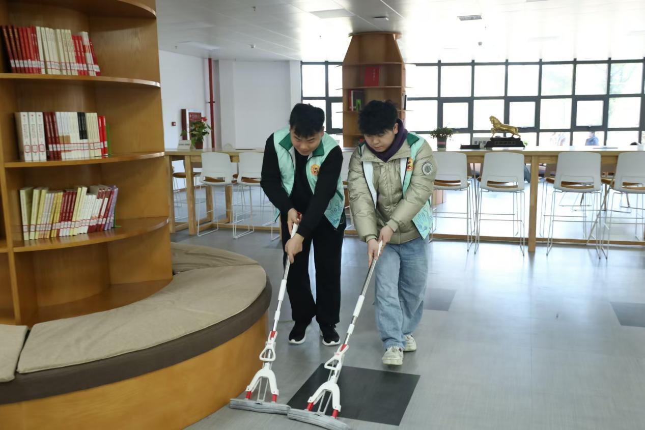 6ef43990a858515f055a719cab6d6f3